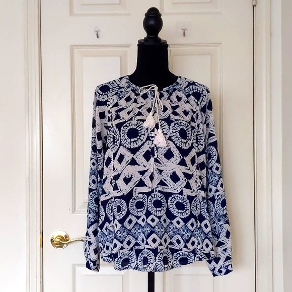 NWOT. Blue and White Patterned Neck and Front Design Long Sleeve Blouse. - Picture 1 of 6